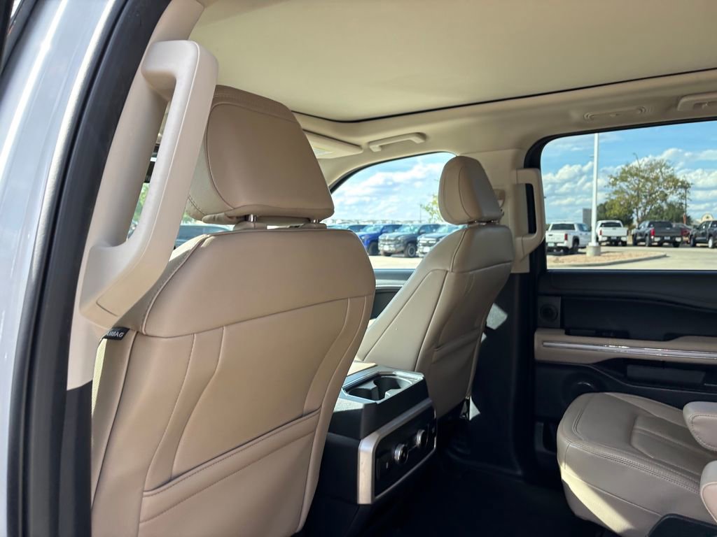 Used 2024 Ford Expedition Limited image 31