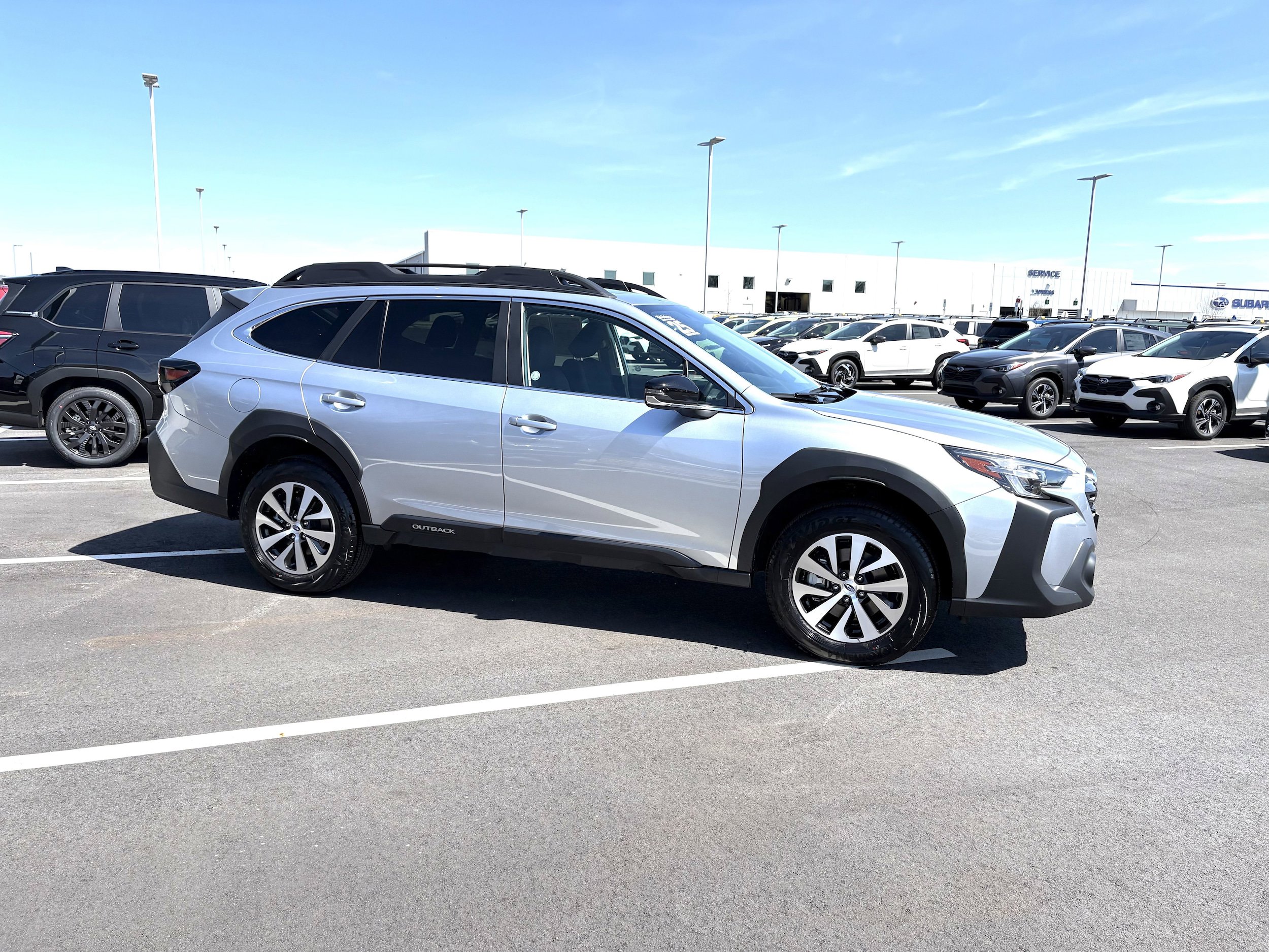 Certified 2025 Subaru Outback Premium AWD/4WD image 7