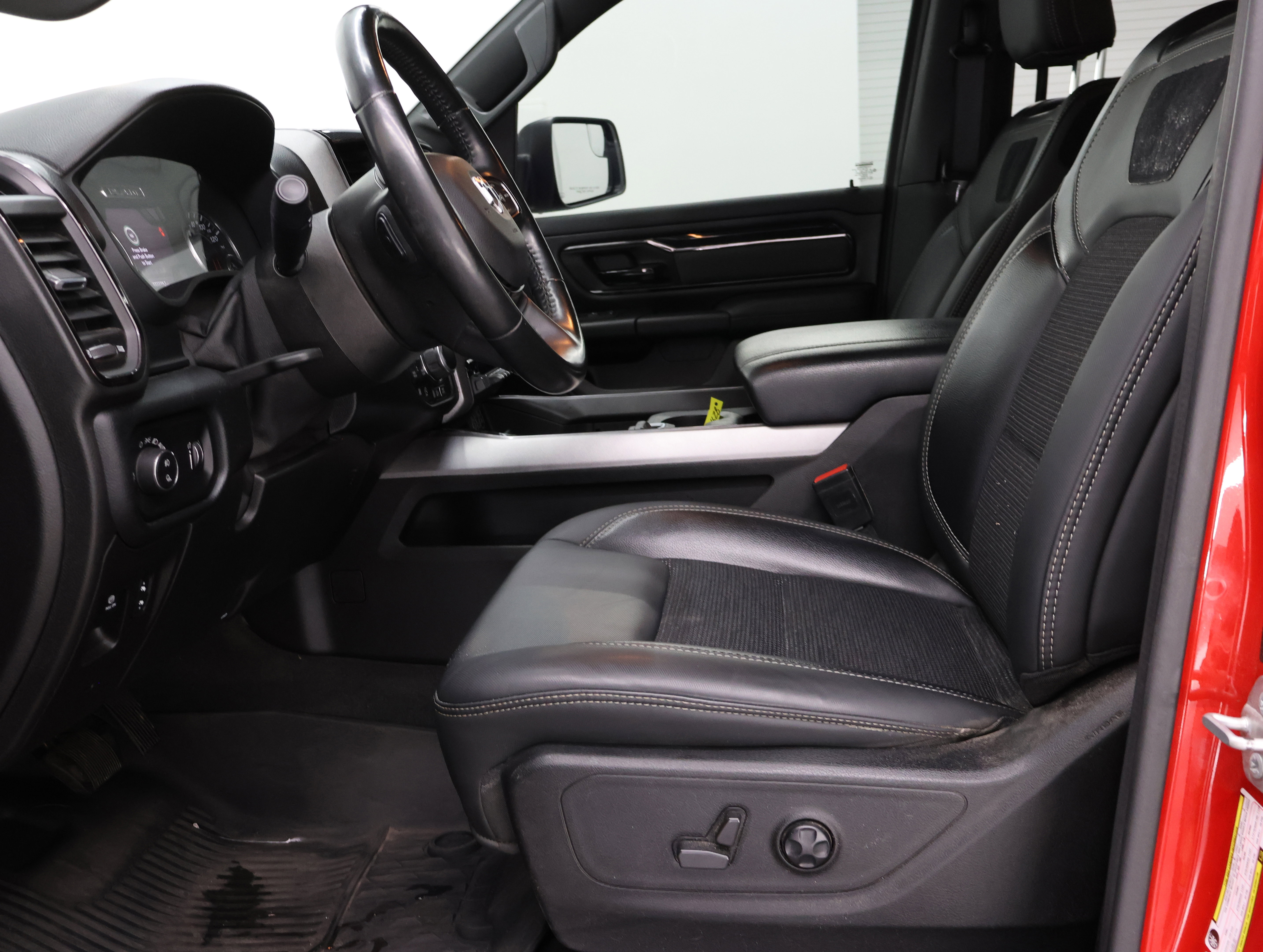 Used 2021 RAM 1500 Big Horn w/ Built-to-serve Edition image 8