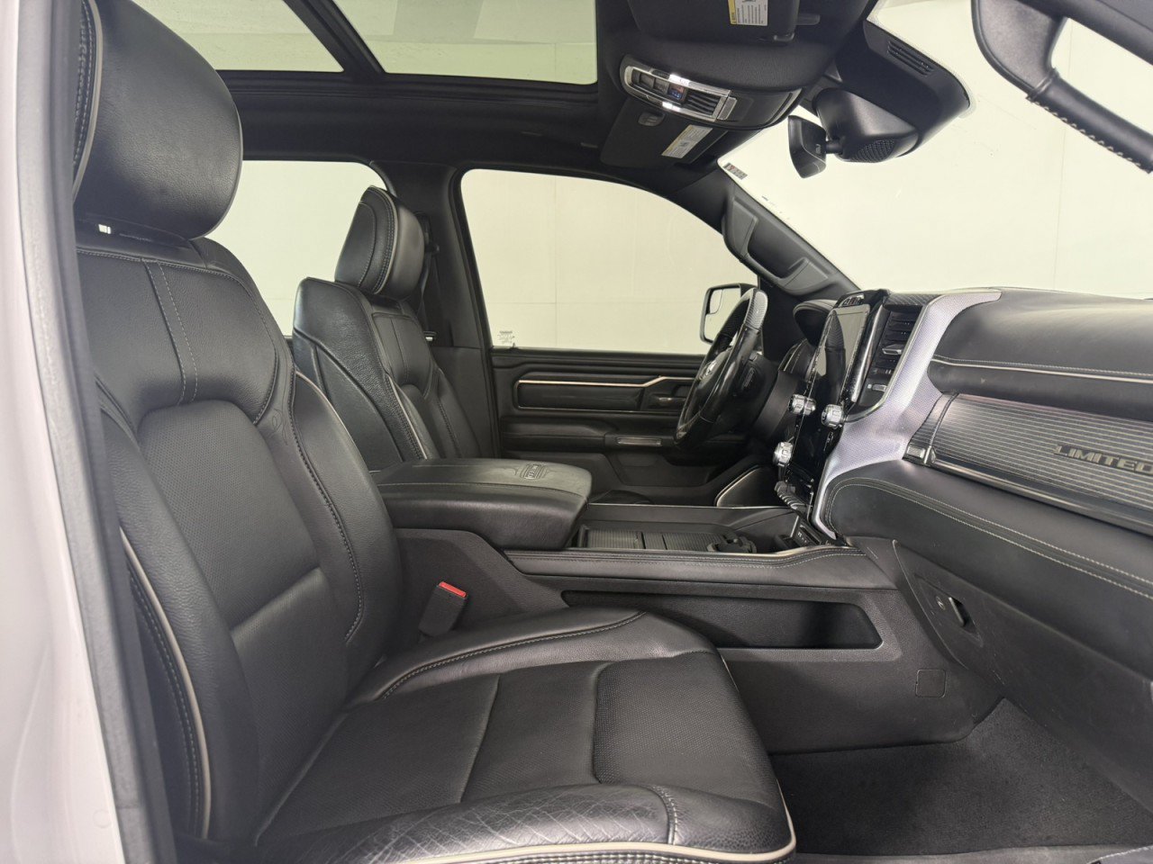 Used 2019 RAM 1500 Limited AWD/4WD image 10