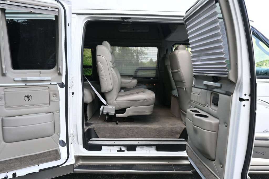 Used 2006 Ford E-150 and Econoline 150 RWD image 7