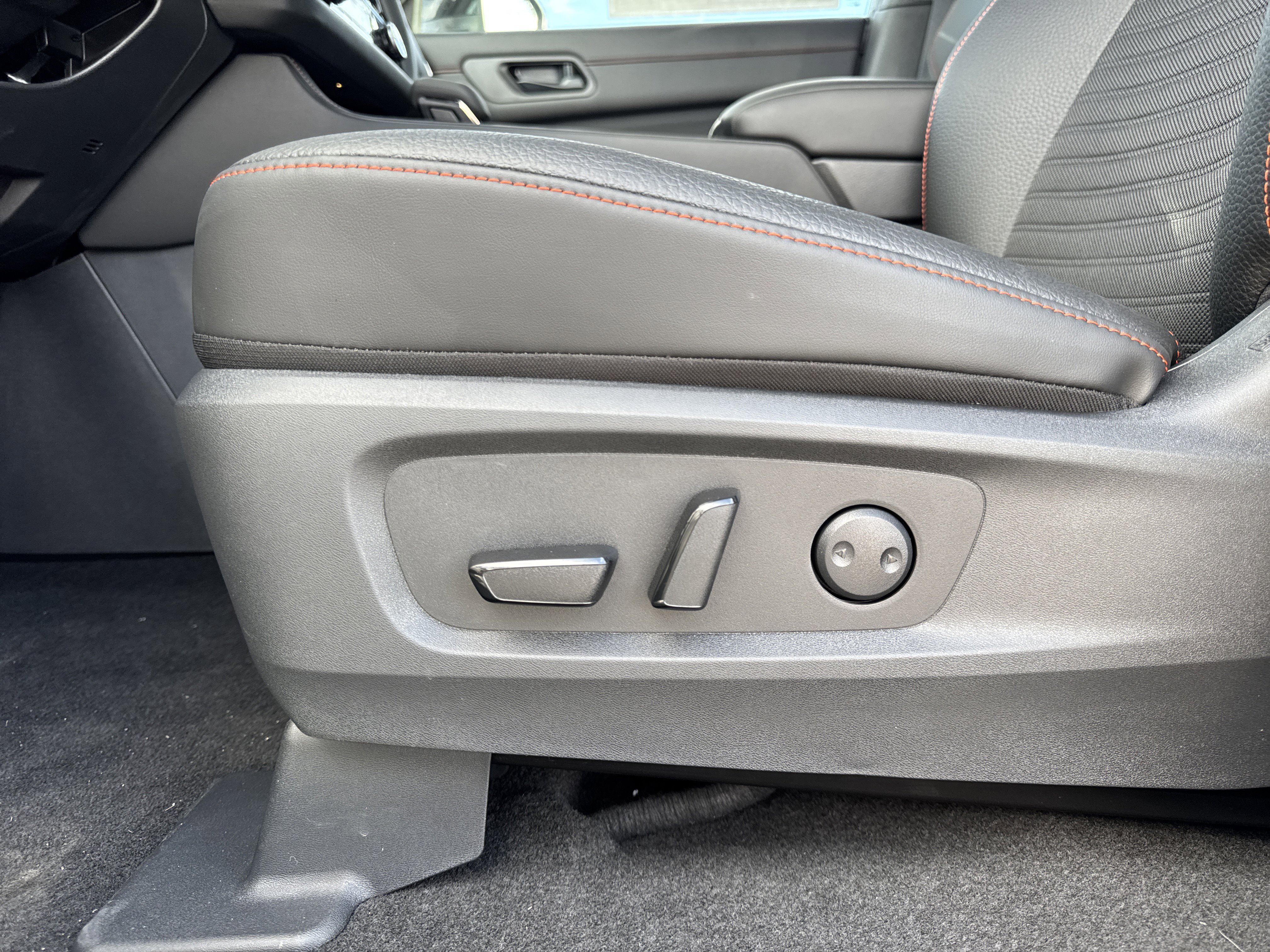 New 2026 Nissan Pathfinder Rock Creek w/ Rock Creek Premium Package AWD/4WD image 10