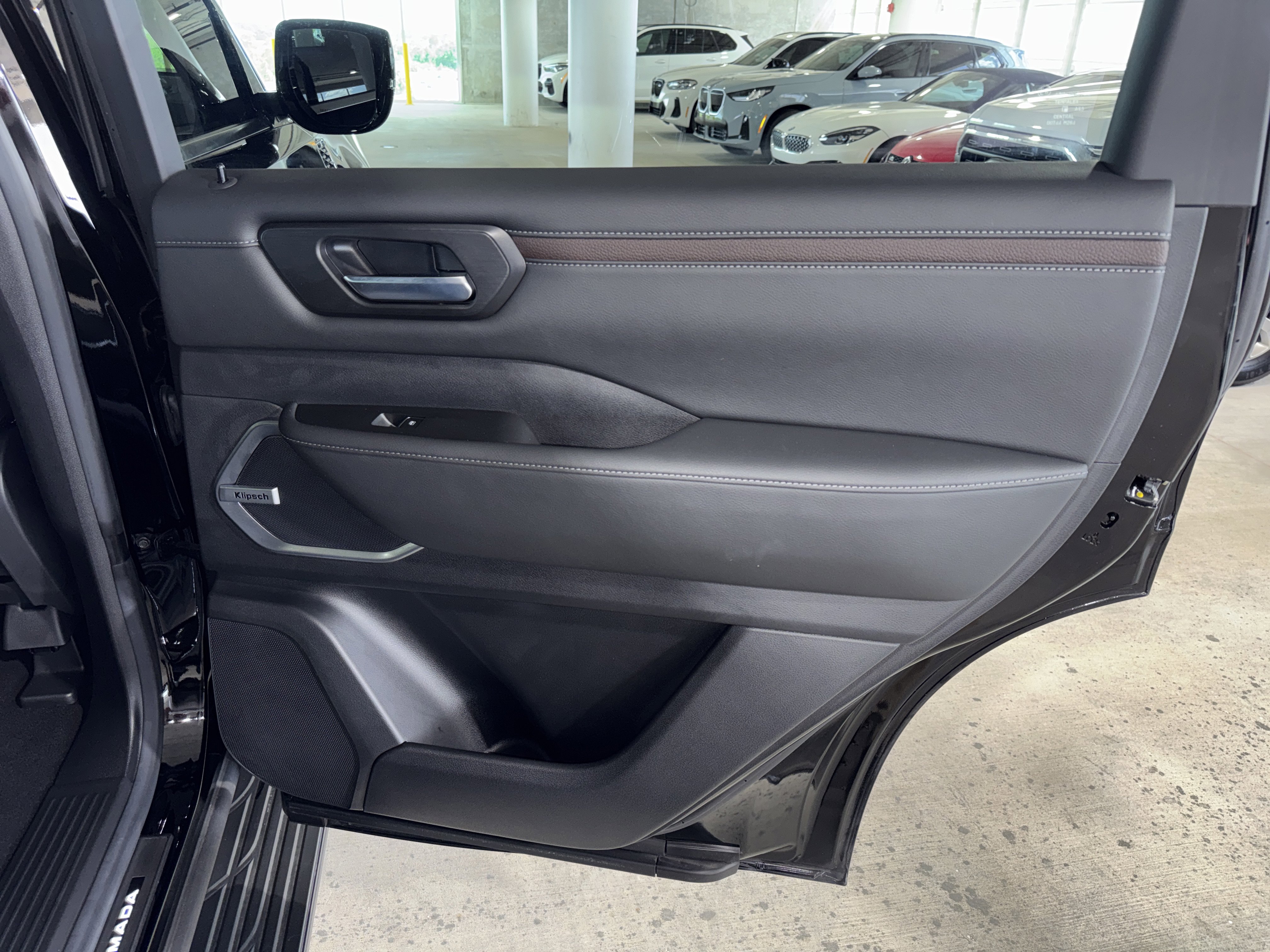 Used 2025 Nissan Armada Platinum image 12
