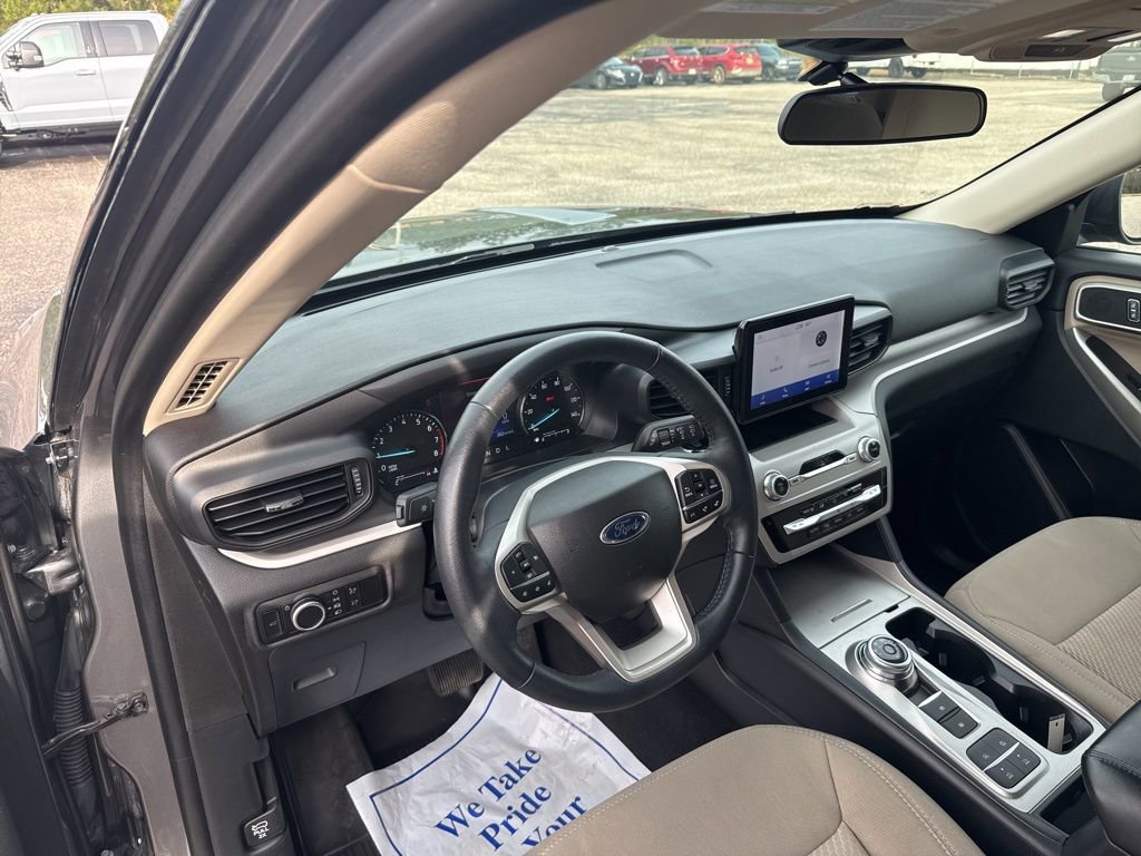 Used 2023 Ford Explorer XLT image 5