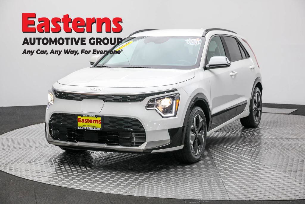 Used 2024 Kia Niro Wind w/ Wind Preserve Package image 1