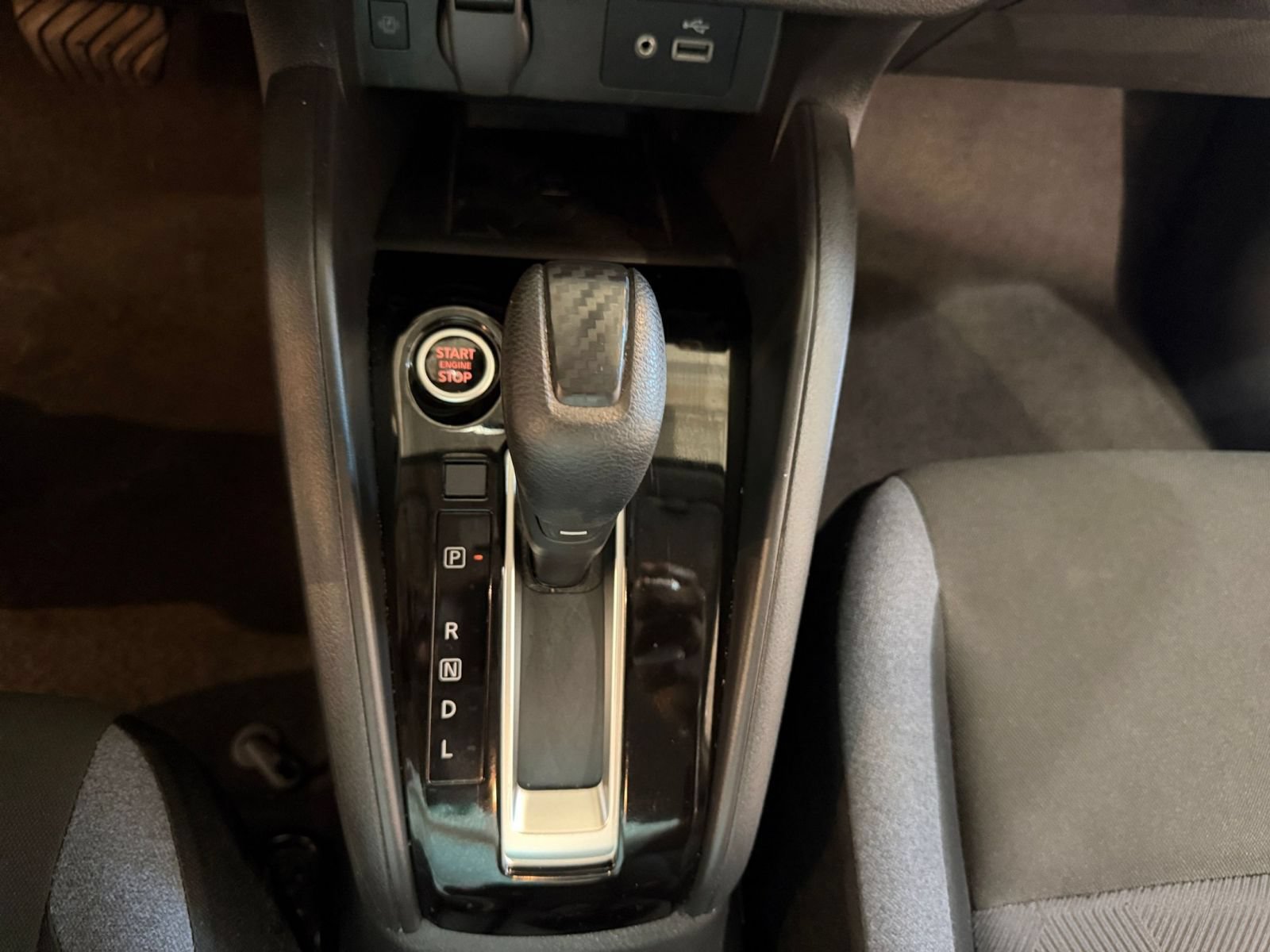 Used 2025 Nissan Versa SV FWD image 39