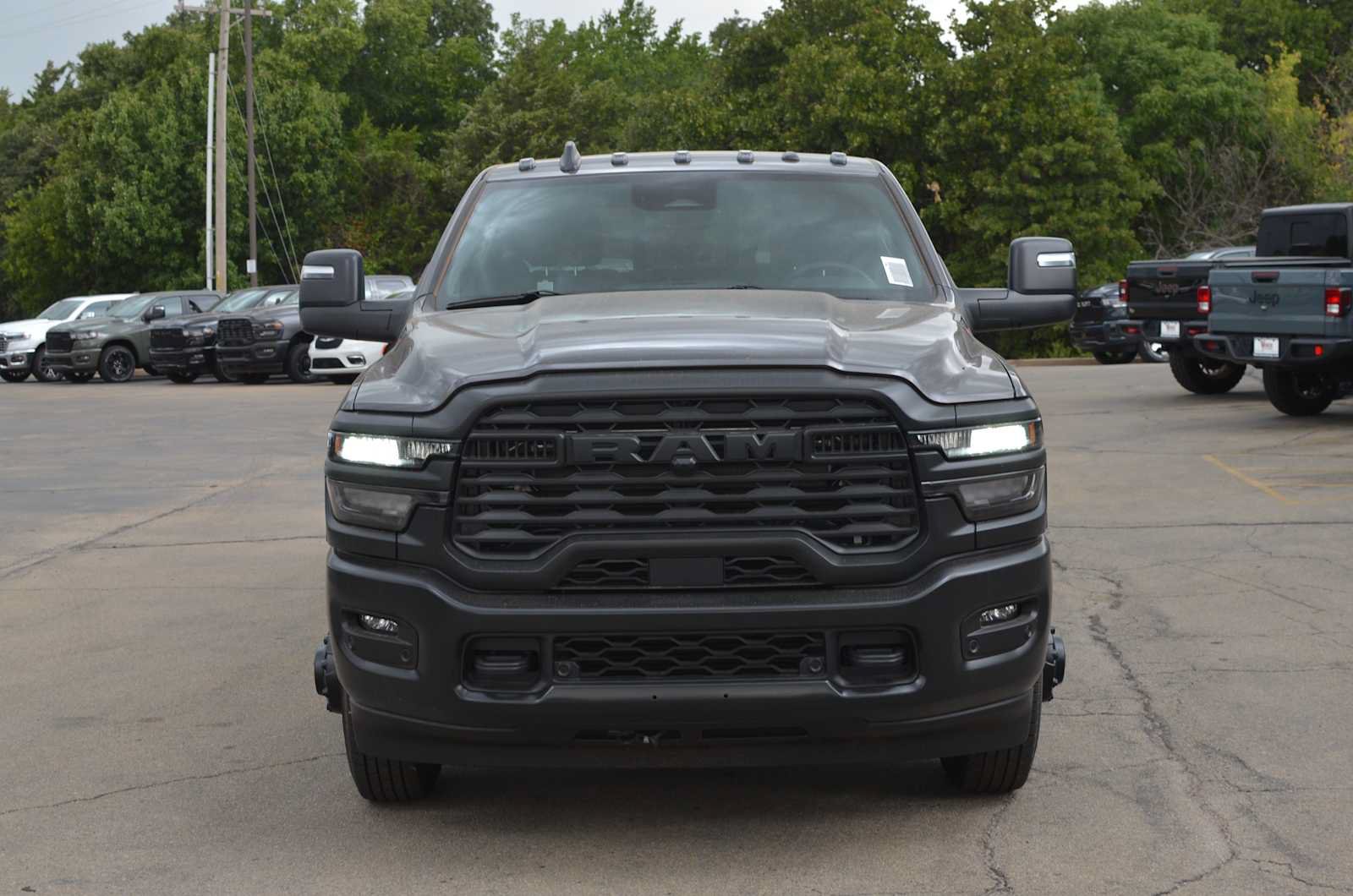 New 2026 RAM 3500 Tradesman AWD/4WD image 33