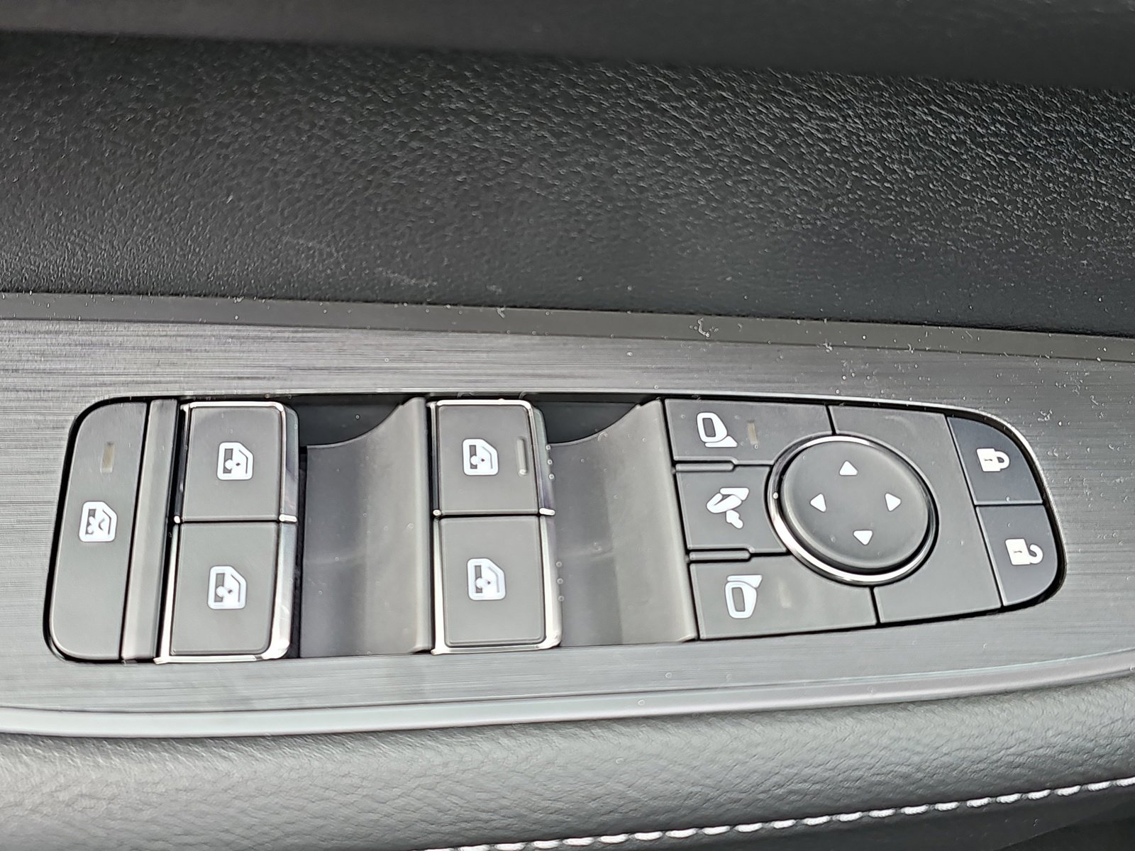 New 2025 Nissan Armada SL image 29