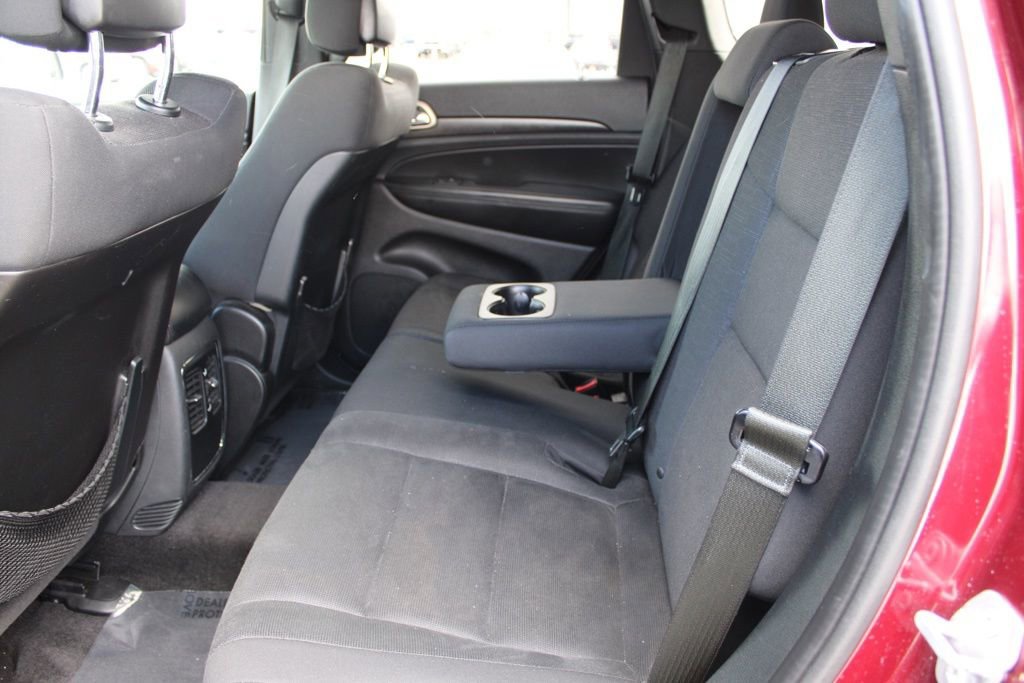 Used 2016 Jeep Grand Cherokee Laredo image 25