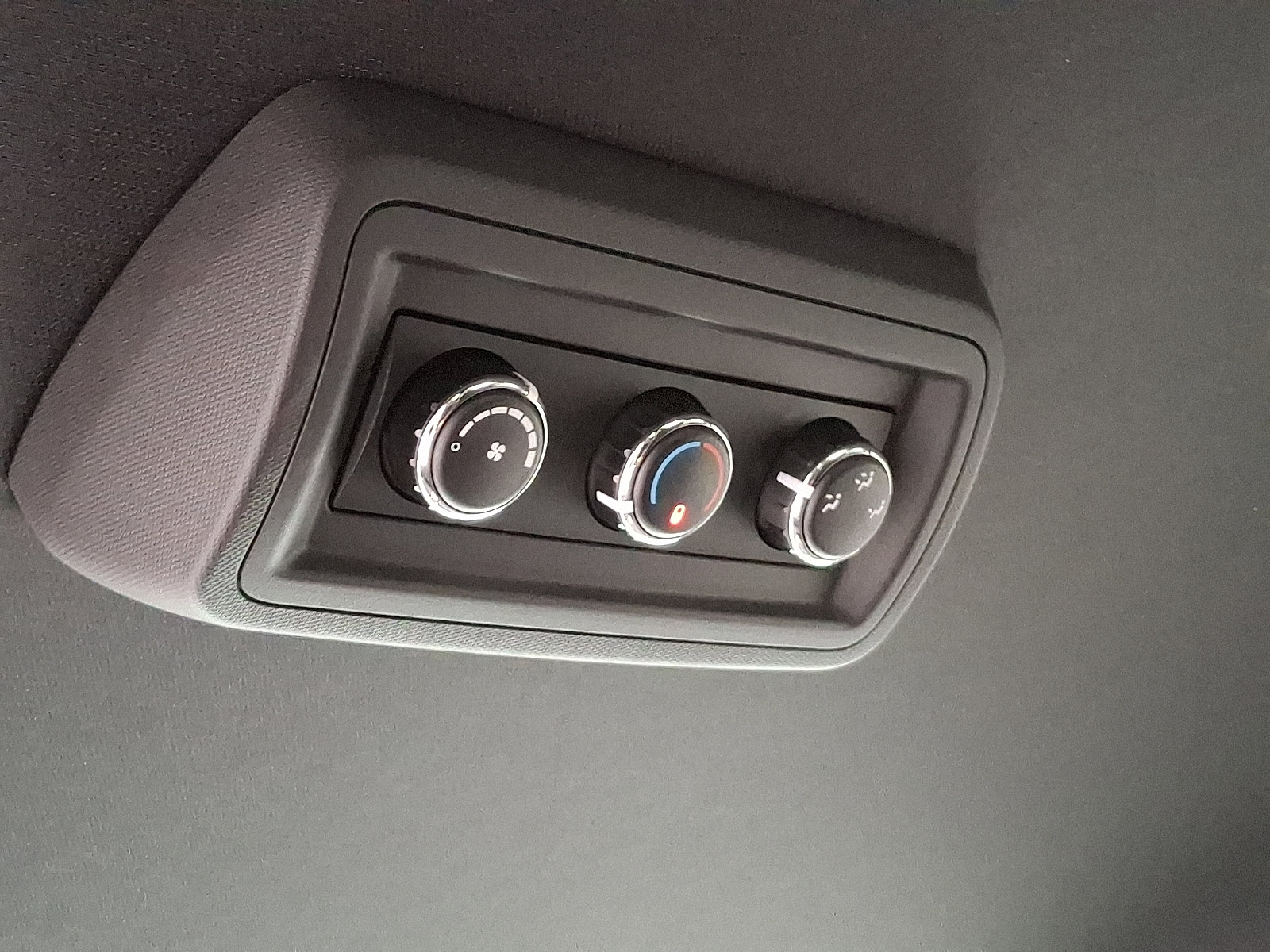 Used 2016 Dodge Grand Caravan SE image 26