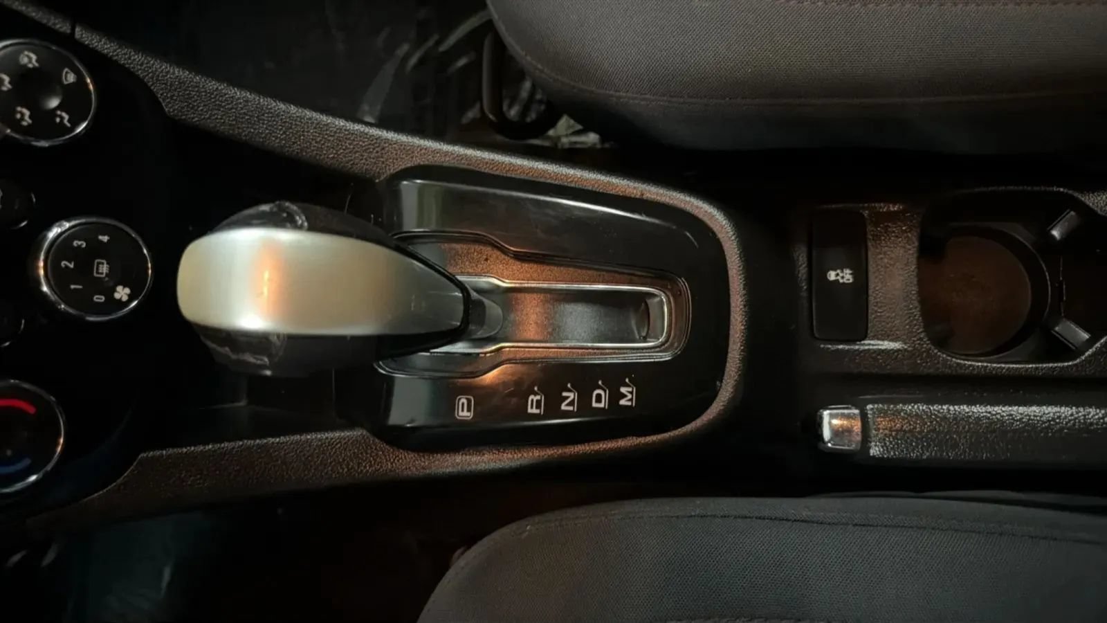 Used 2018 Chevrolet Sonic LT FWD image 12