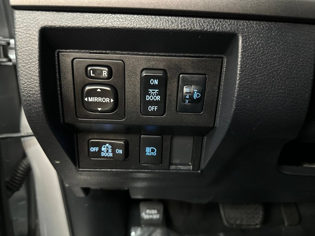 Used 2020 Toyota Tundra SR5 AWD/4WD image 32