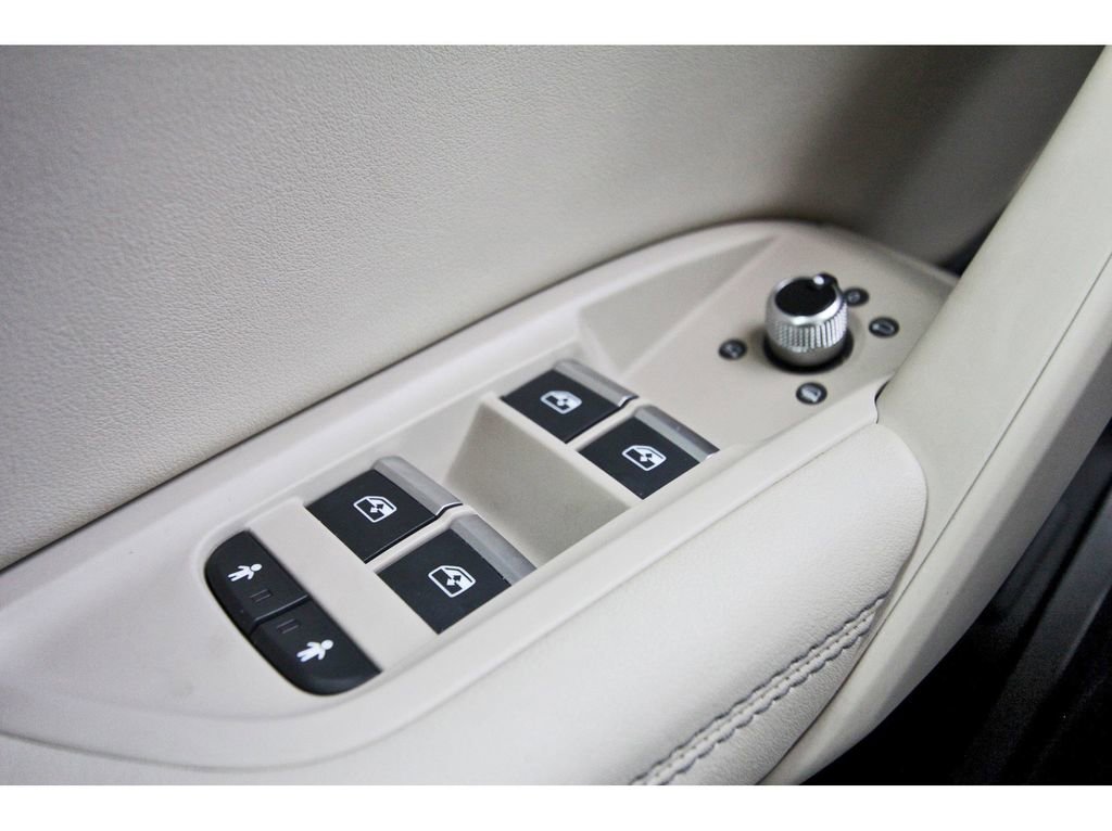 Used 2021 Audi Q5 2.0T Premium Plus w/ Premium Plus Package image 19