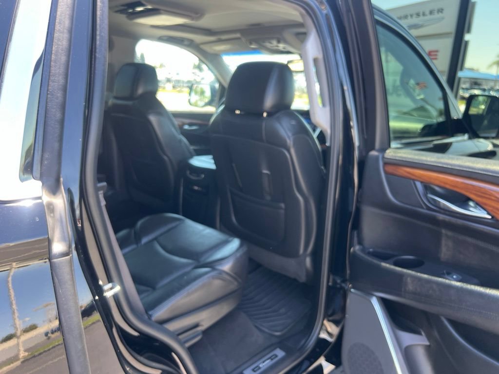 Used 2015 Cadillac Escalade Premium AWD/4WD image 40