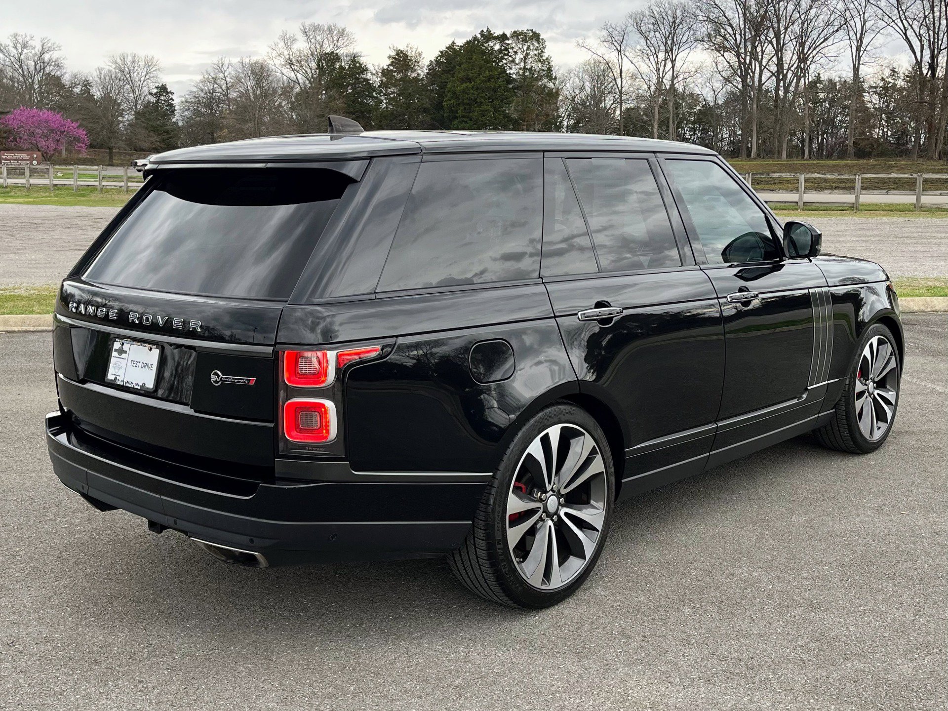 Used 2019 Land Rover Range Rover SV Autobiography Dynamic image 3