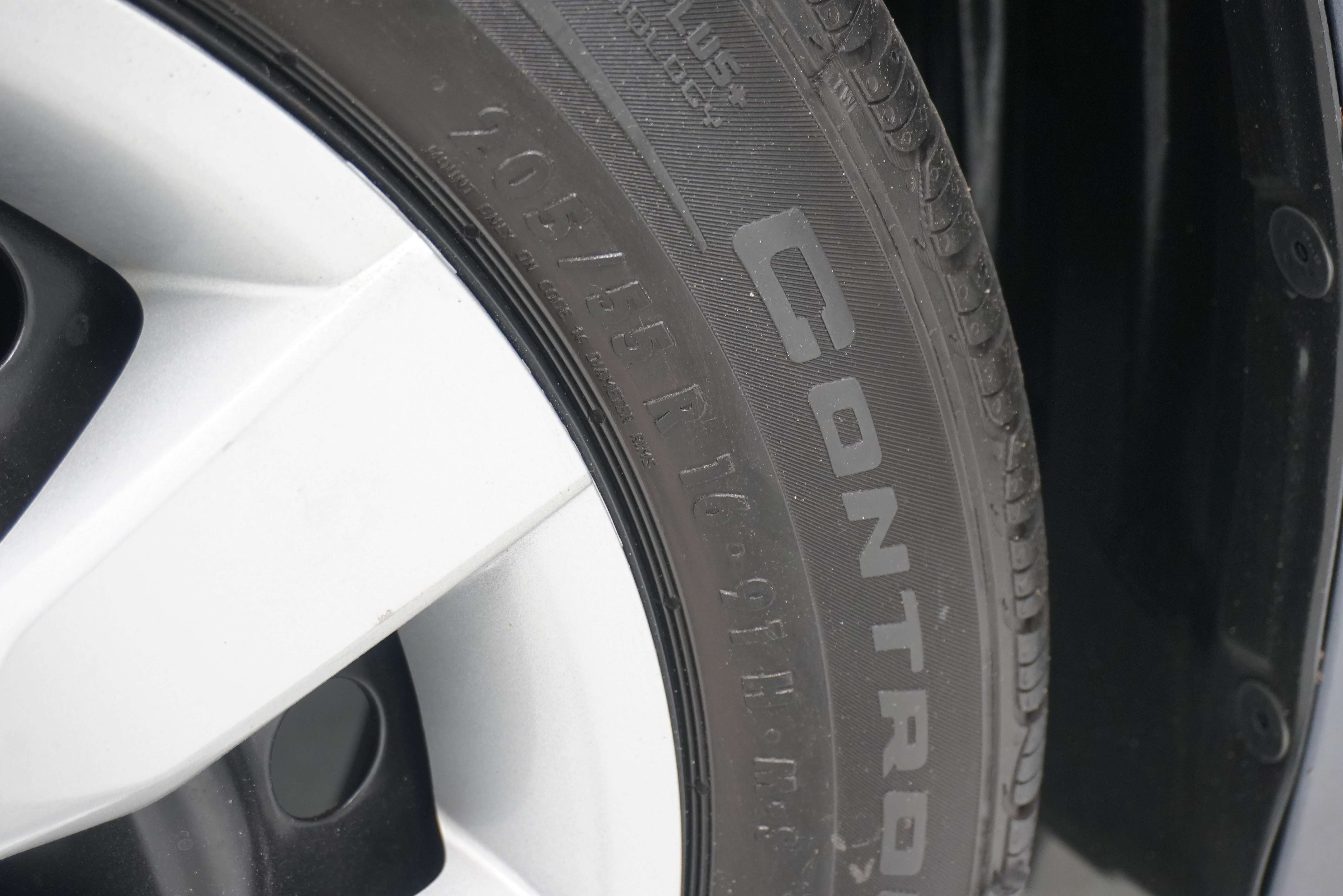 Used 2014 Toyota Corolla LE FWD image 24