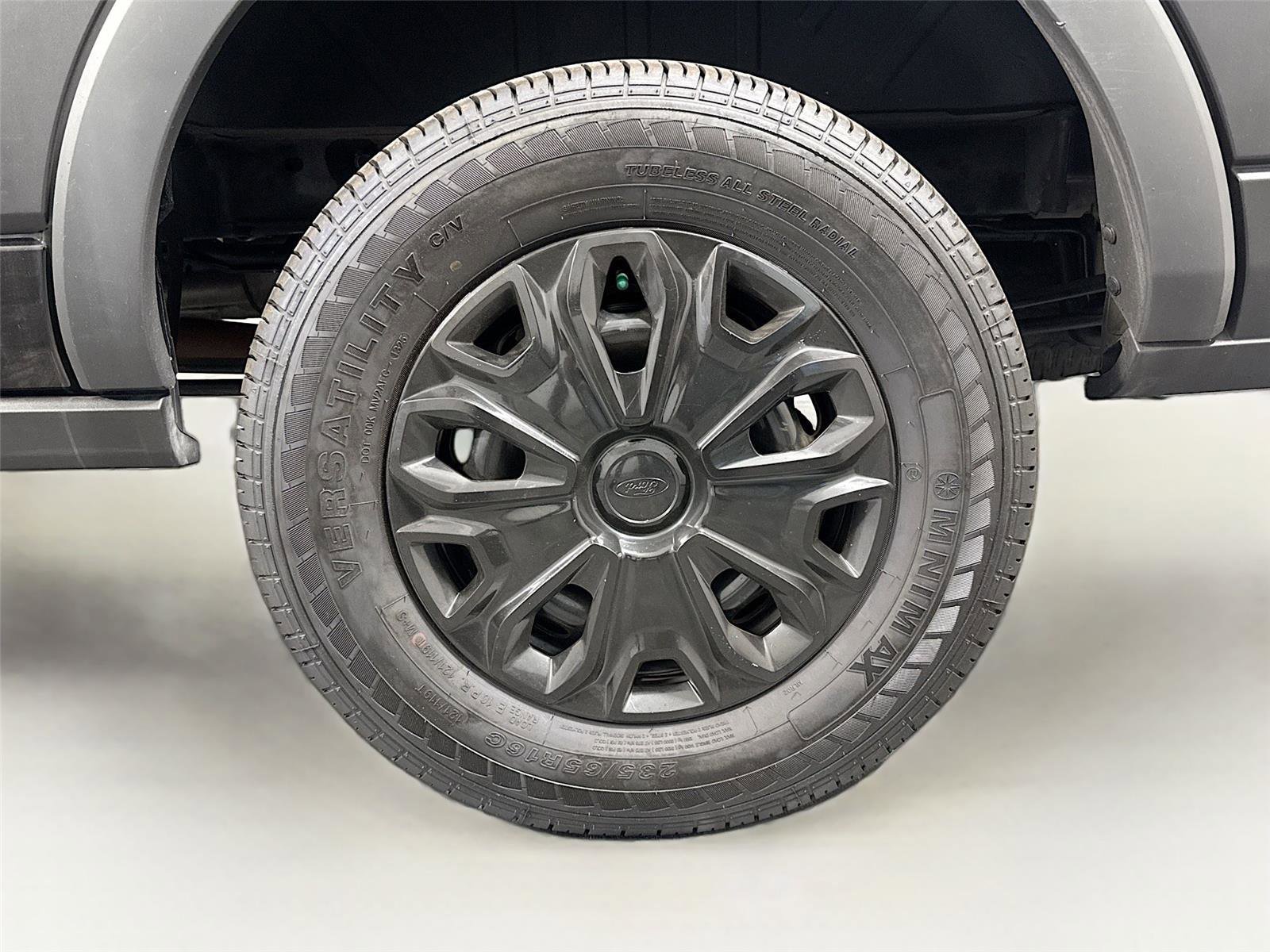 Used 2024 Ford Transit 350 XLT image 28