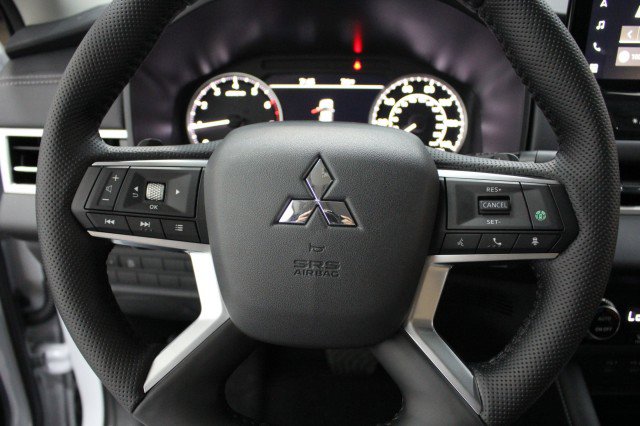 New 2026 Mitsubishi Outlander Trail Edition image 8