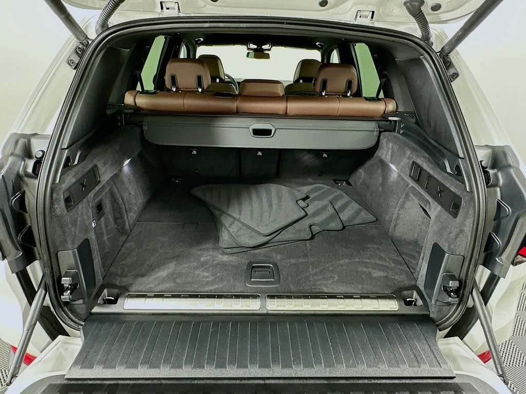 Used 2025 BMW X5 xDrive50e w/ Executive Package AWD/4WD image 27