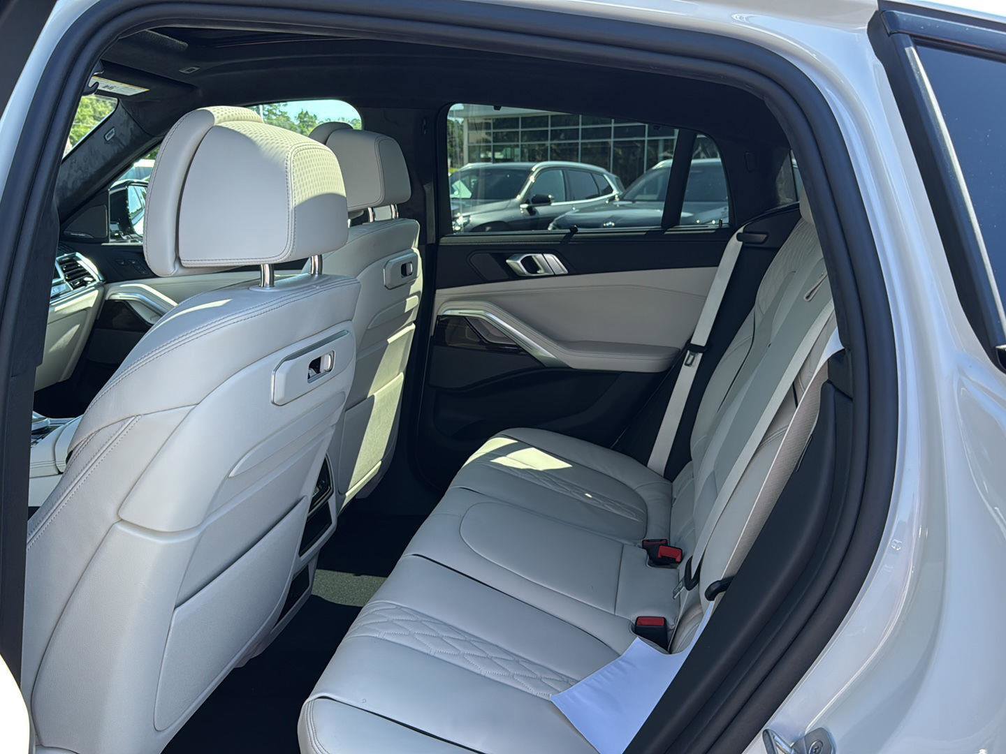 New 2026 BMW X6 xDrive40i w/ Executive Package image 9