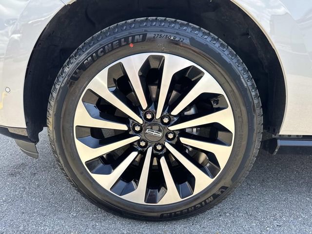 Used 2022 Lincoln Navigator Reserve image 9