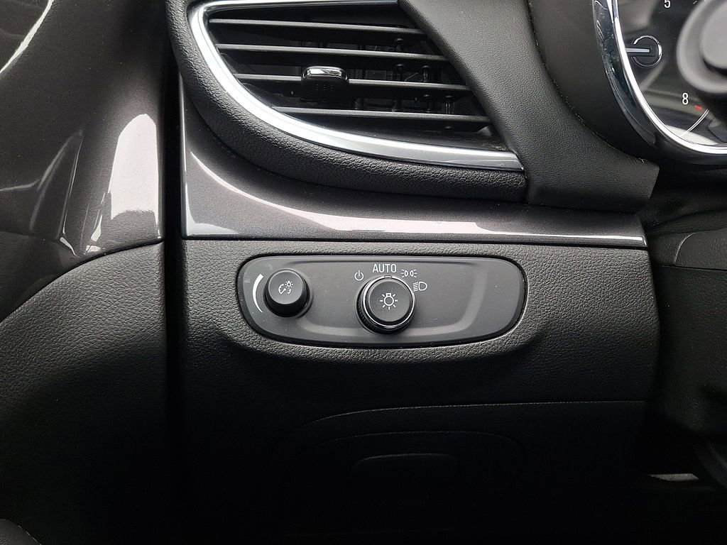 Used 2022 Buick Encore Preferred w/ Safety Package image 26