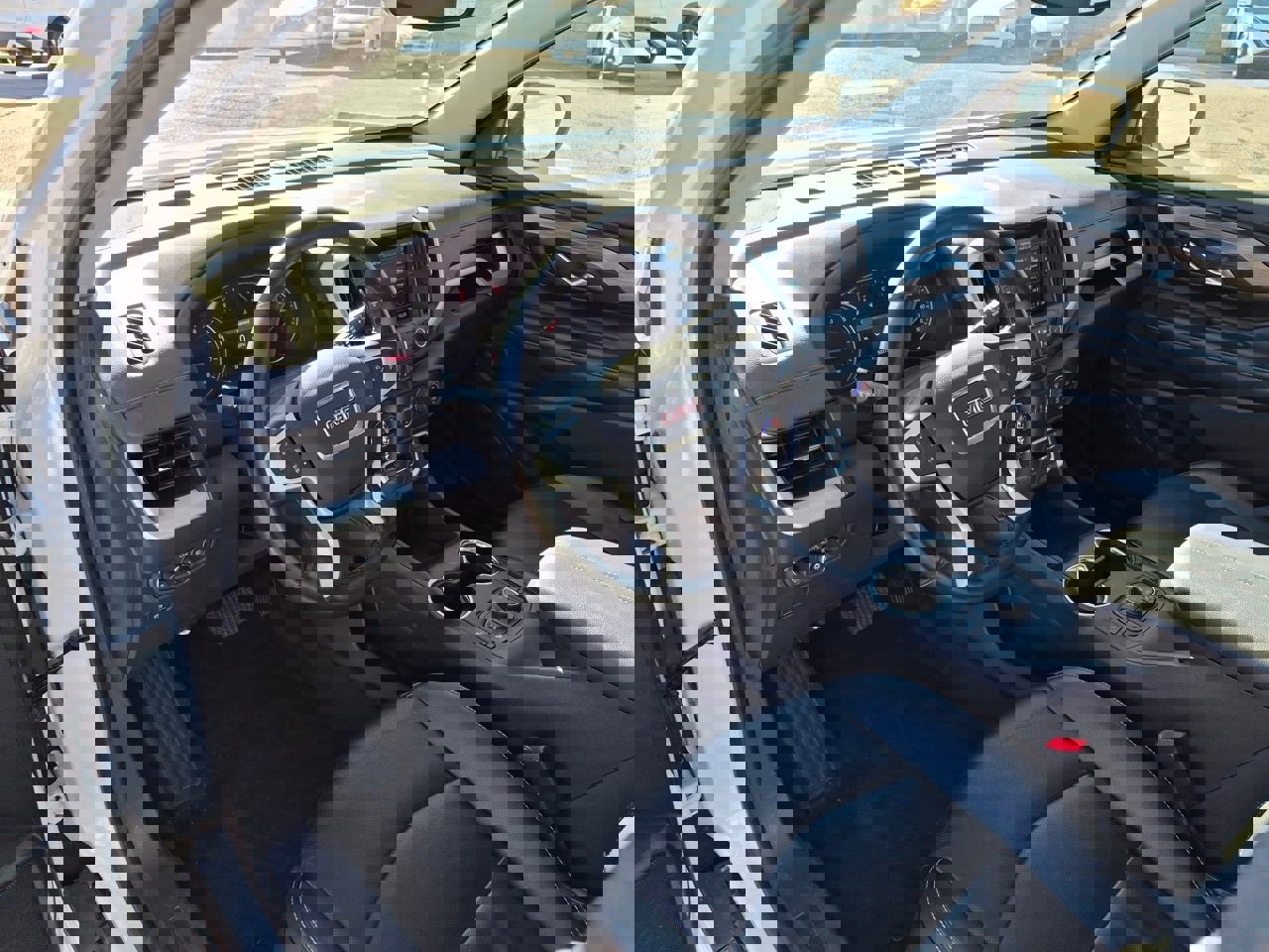 Used 2024 GMC Terrain SLT image 20