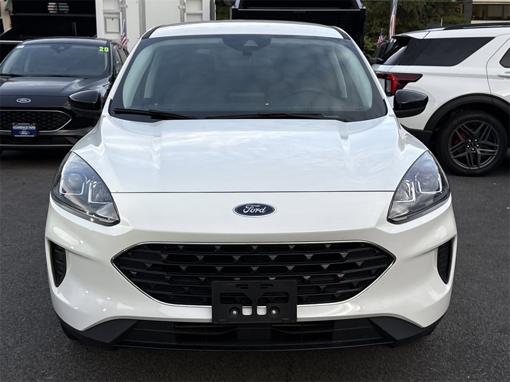 Used 2022 Ford Escape SE w/ SE Sport Appearance Package image 2