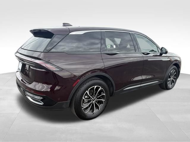 Used 2024 Lincoln Nautilus Premier image 8