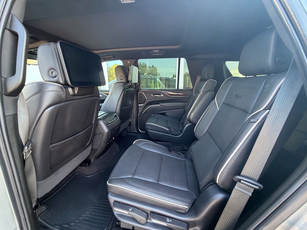 Used 2023 Cadillac Escalade Sport Platinum w/ LPO, ONYX Package AWD/4WD image 15