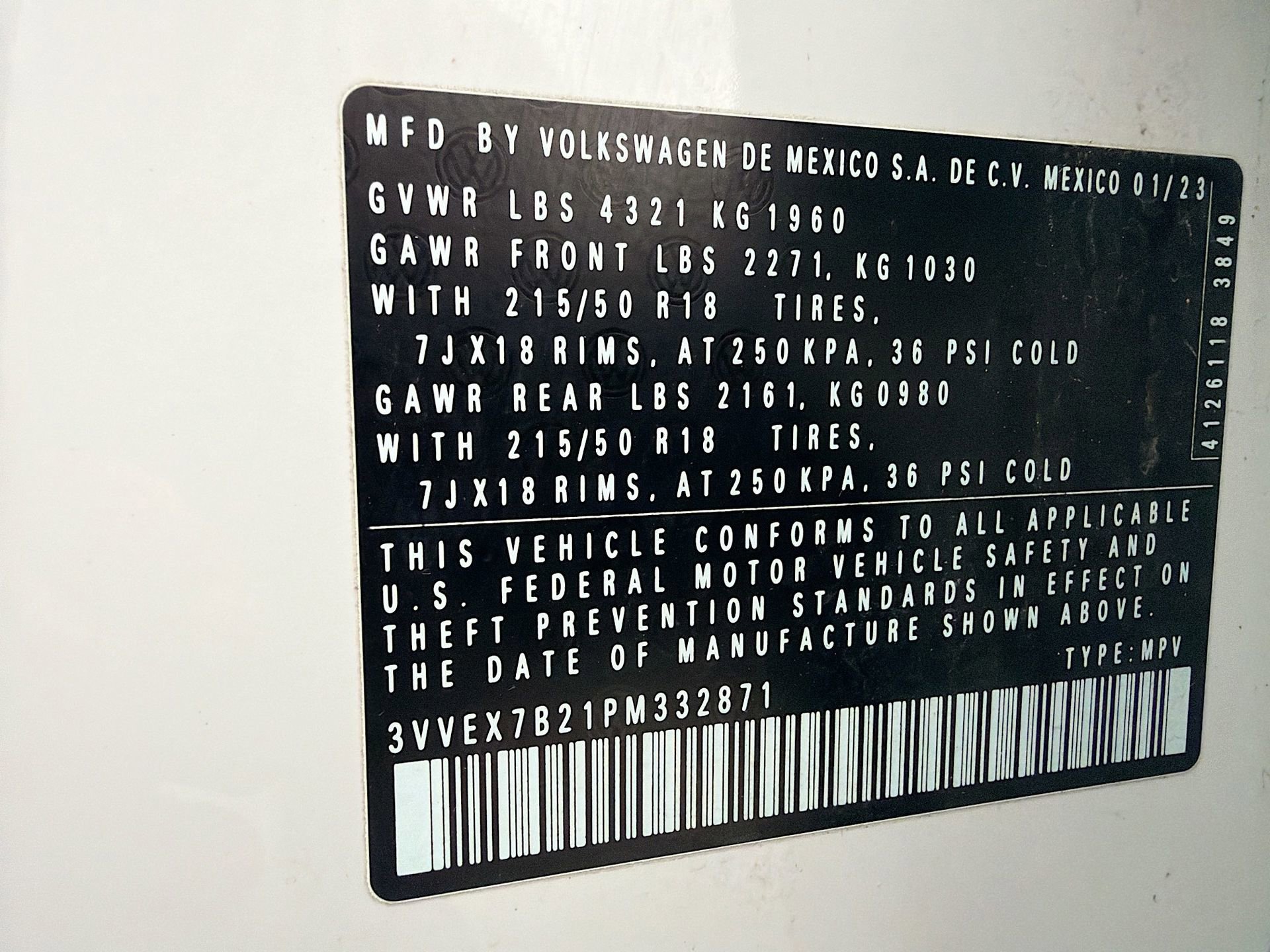 Used 2023 Volkswagen Taos SE w/ Panoramic Sunroof Package image 34