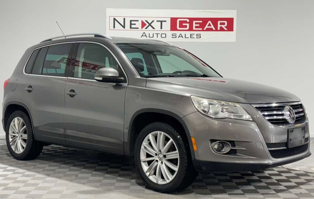 Used 2011 Volkswagen Tiguan S image 38