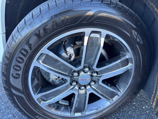 Used 2017 GMC Acadia Denali w/ Technology Package AWD/4WD image 5