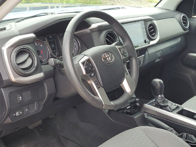 Used 2023 Toyota Tacoma SR5 w/ Technology Package AWD/4WD image 19