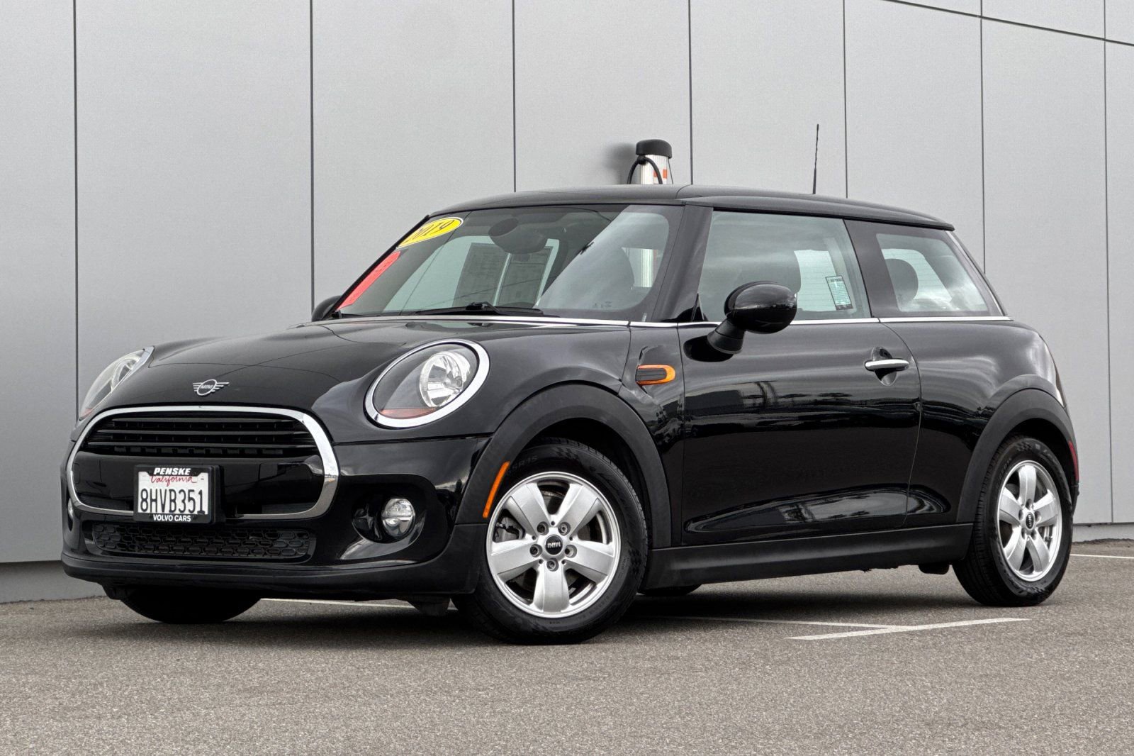 Used 2019 MINI Cooper 2-Door Hardtop image 1