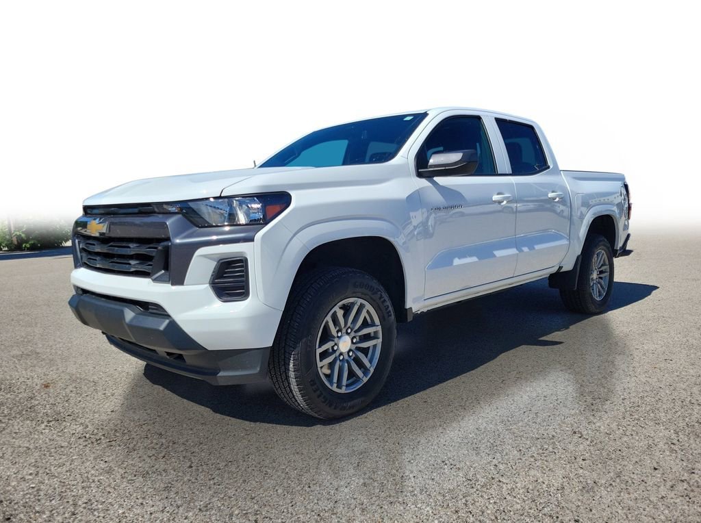 Used 2025 Chevrolet Colorado LT AWD/4WD image 2