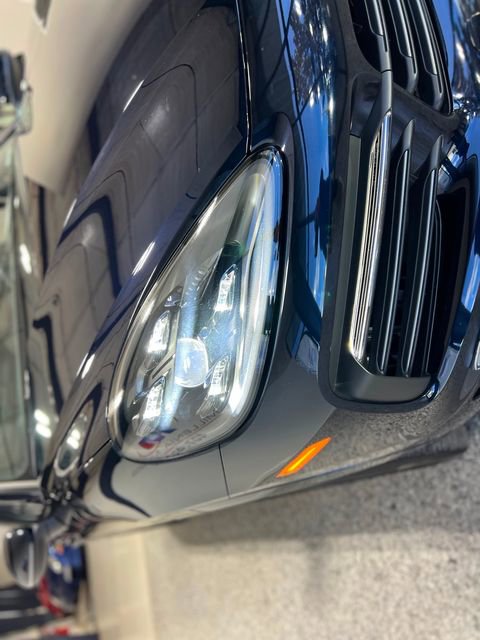 Used 2023 Porsche Cayenne Platinum Edition image 43