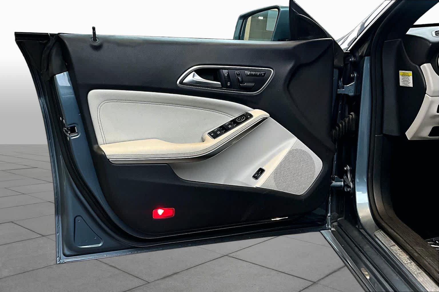 Used 2014 Mercedes-Benz CLA 250 image 19