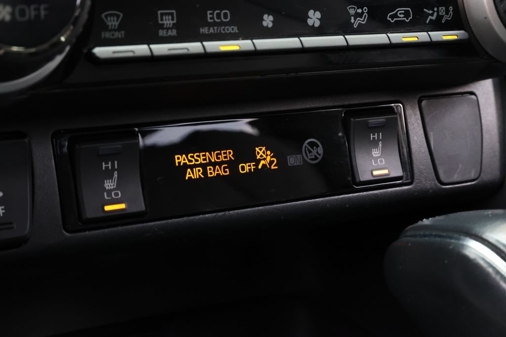 Used 2019 Toyota RAV4 XLE Premium w/ Cold Weather Package AWD/4WD image 29