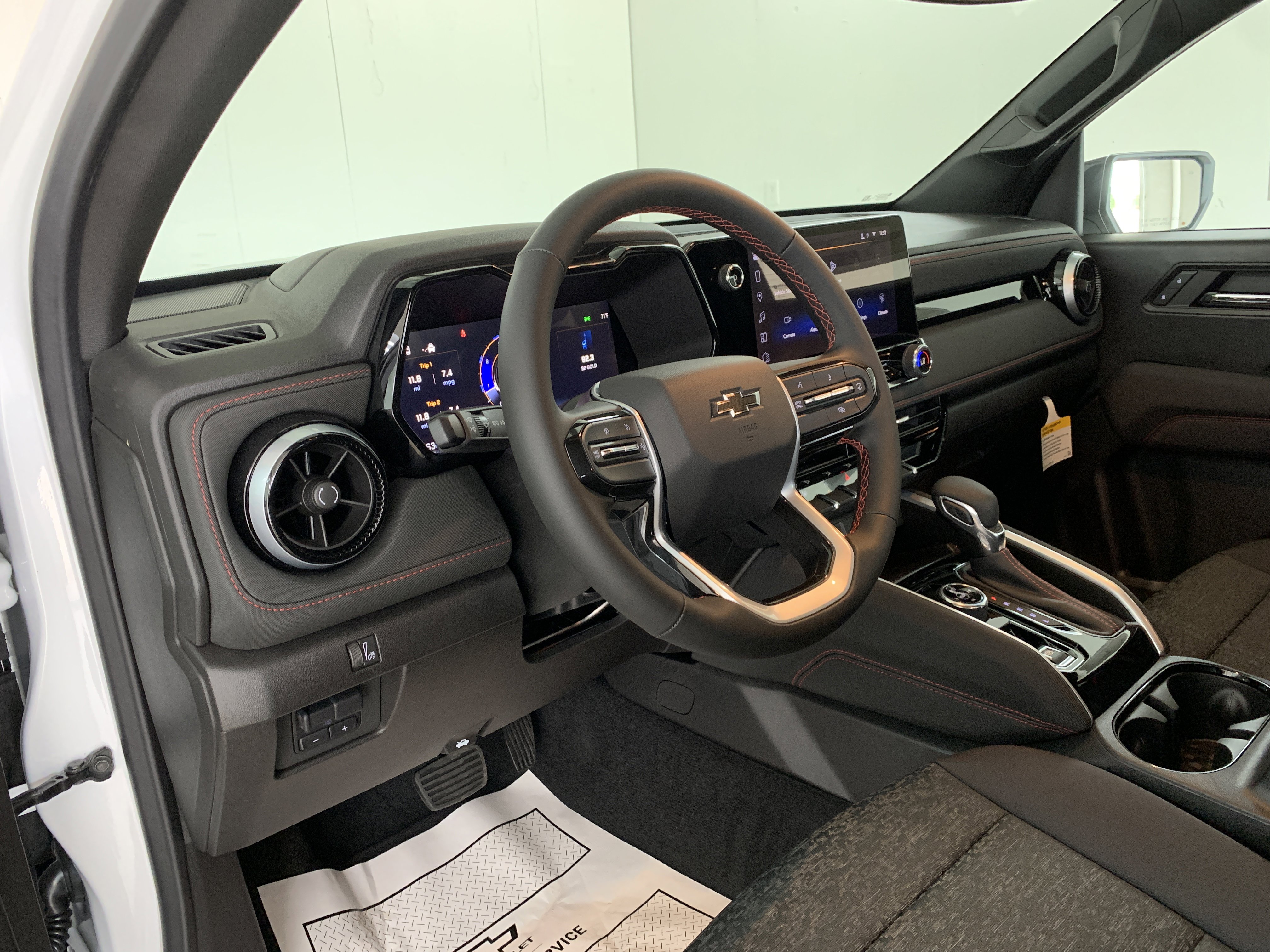 New 2025 Chevrolet Colorado Z71 w/ Technology Package image 15