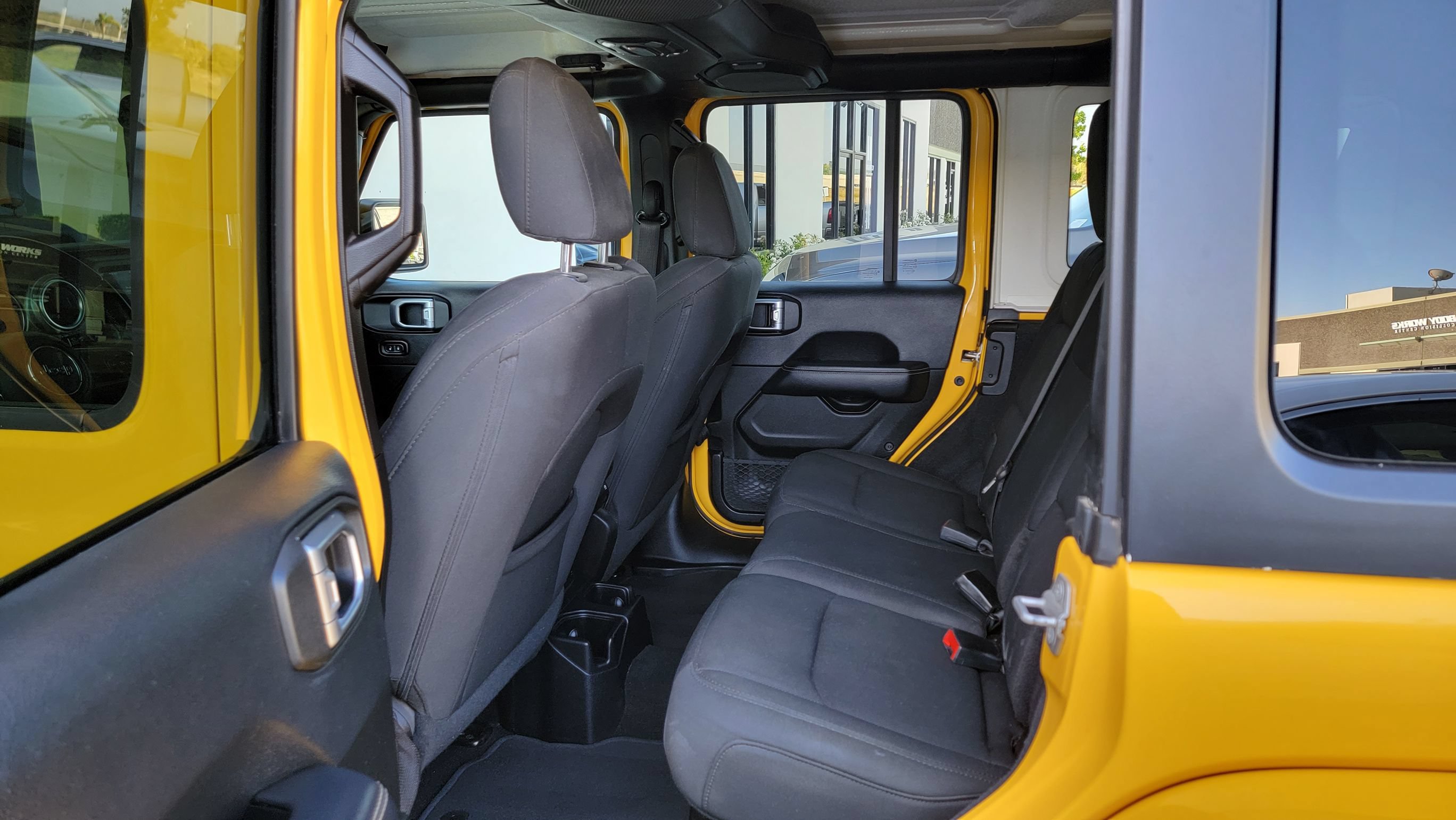 Used 2019 Jeep Wrangler Unlimited Sahara AWD/4WD image 26