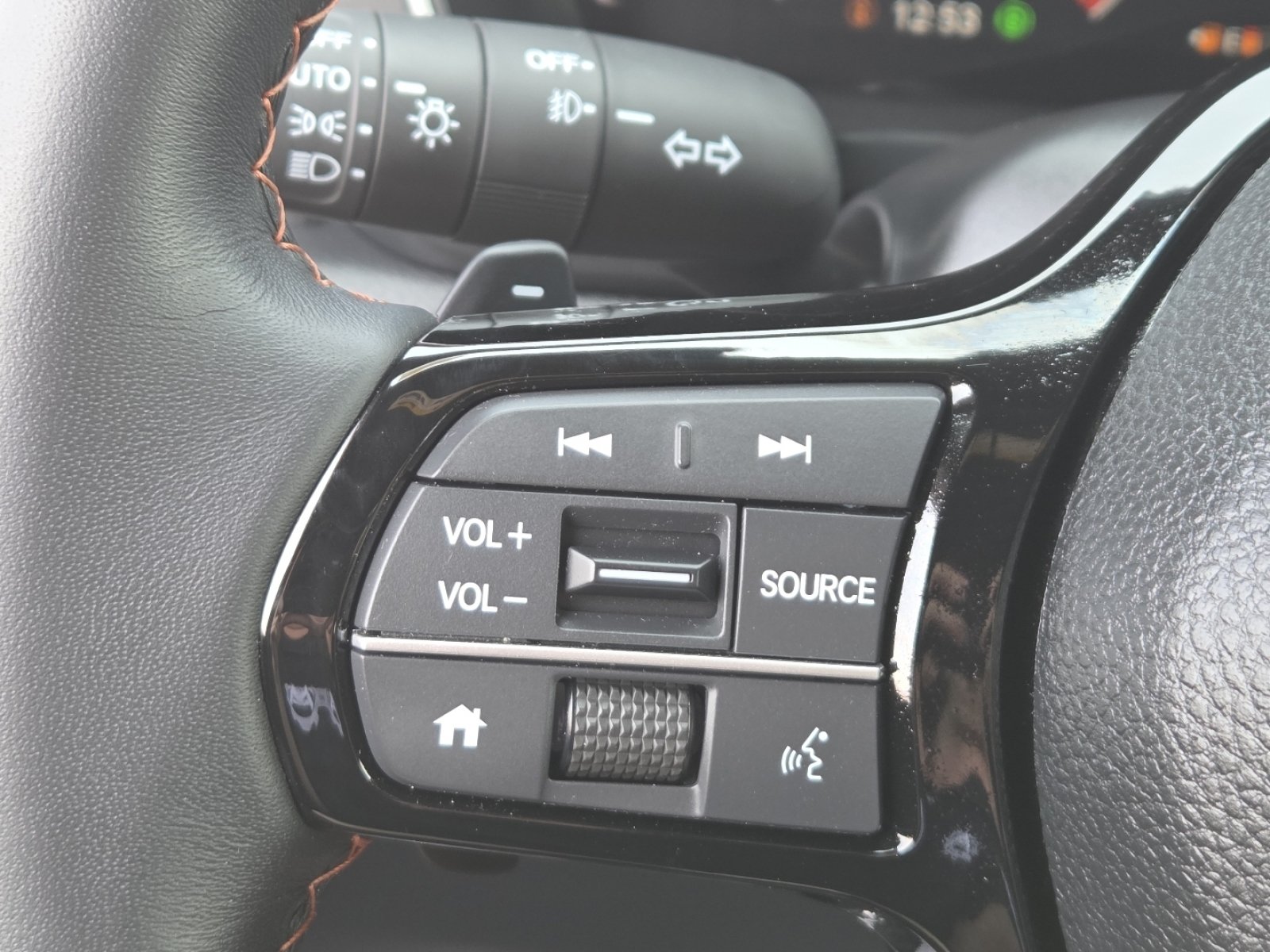 Used 2025 Honda Pilot Sport image 30