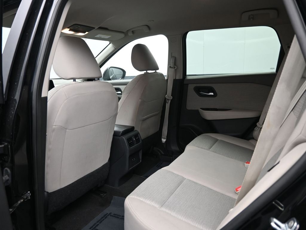 Used 2023 Nissan Rogue SV image 28