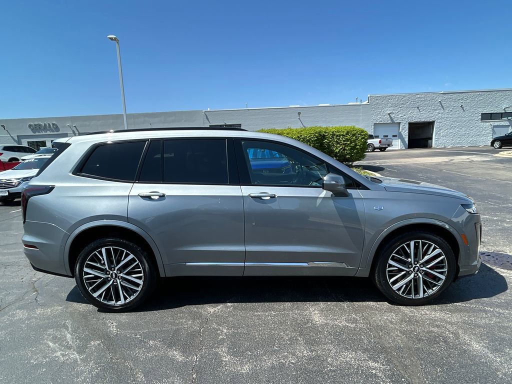 Used 2024 Cadillac XT6 Sport w/ Technology Package AWD/4WD image 11