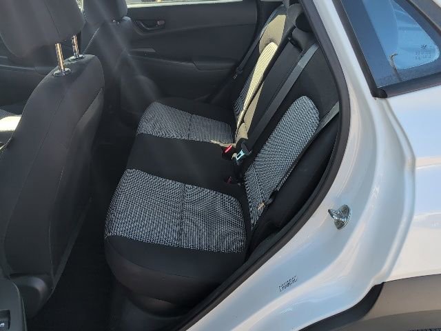 Used 2022 Hyundai Kona SE image 13