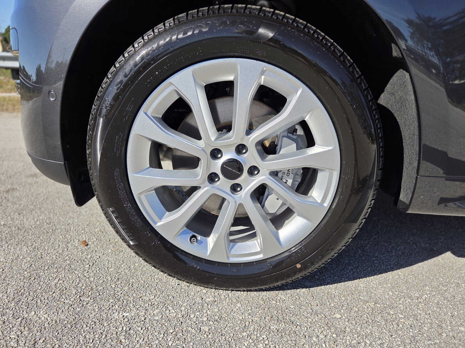 New 2026 Land Rover Range Rover Sport SE image 9