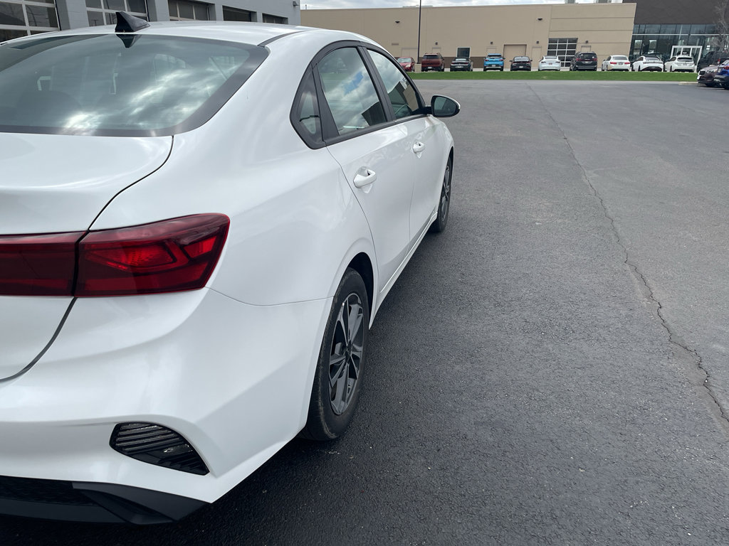 Used 2024 Kia Forte LXS image 6