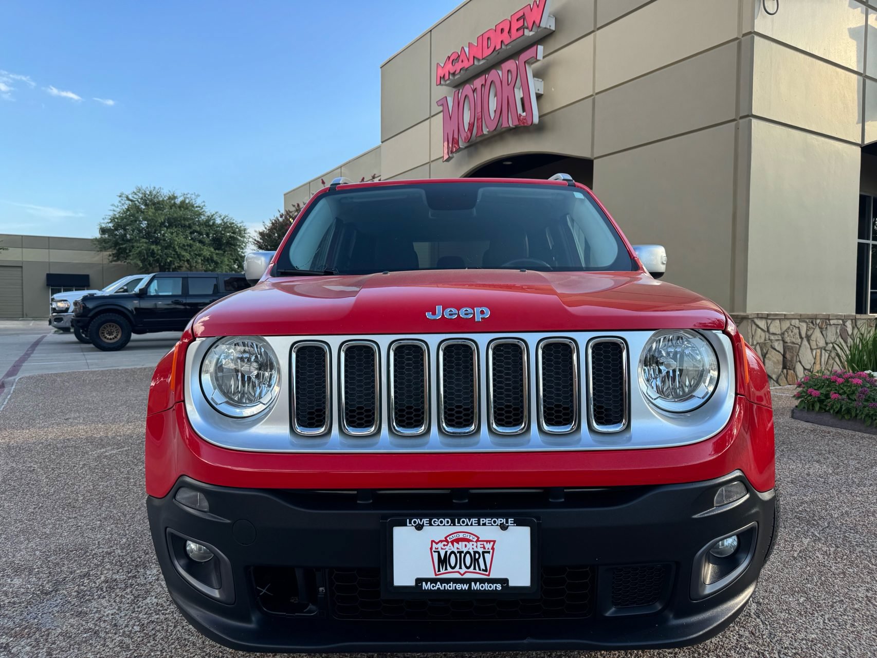 Used 2016 Jeep Renegade Limited FWD image 3