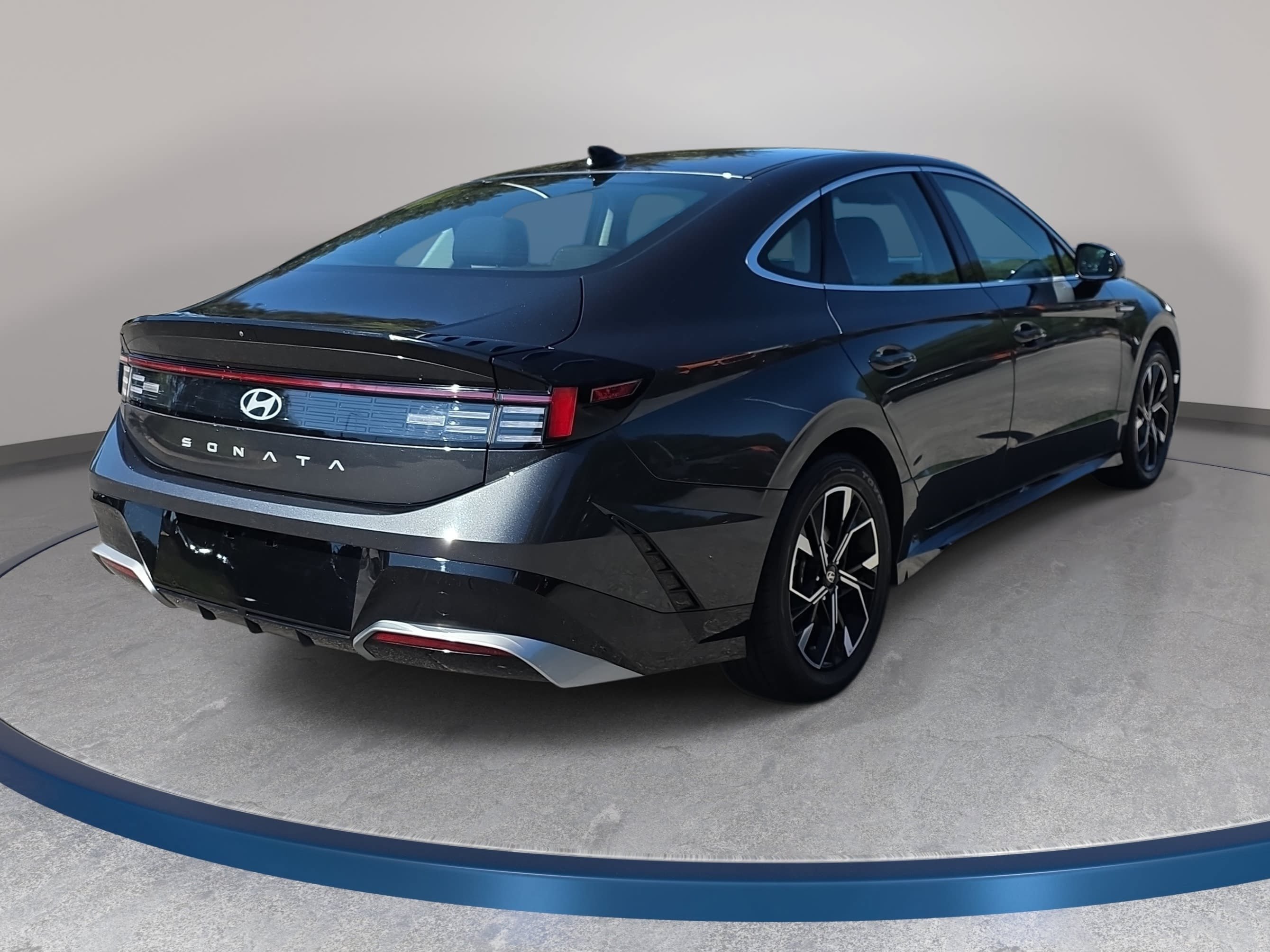Used 2025 Hyundai Sonata SEL FWD image 5
