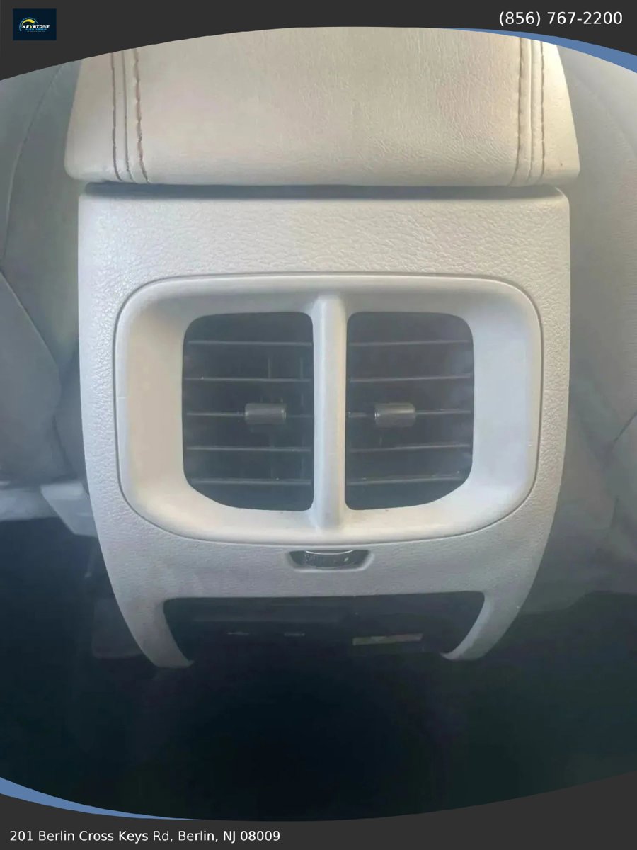 Used 2019 Jeep Cherokee Limited w/ Trailer Tow Group AWD/4WD image 16